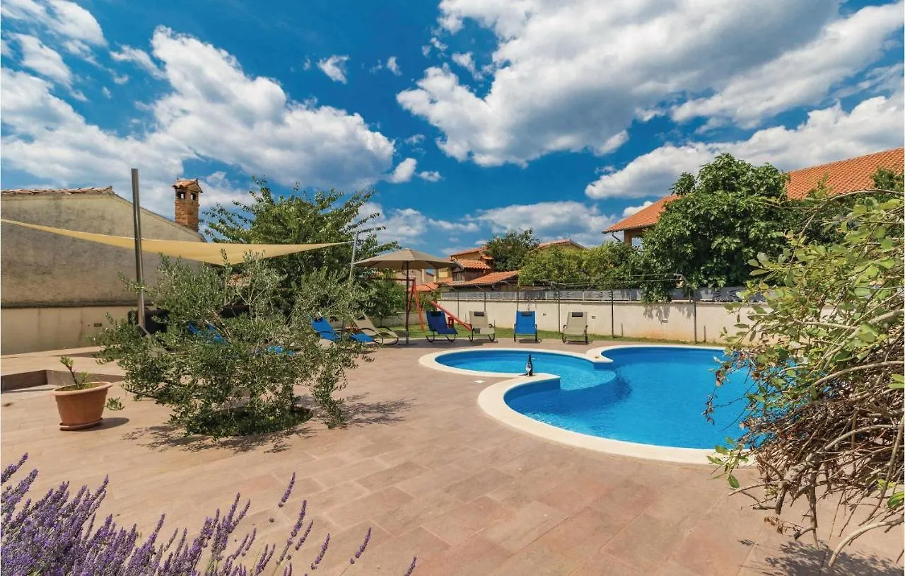 Gorgeous Home In Pula With Wifi