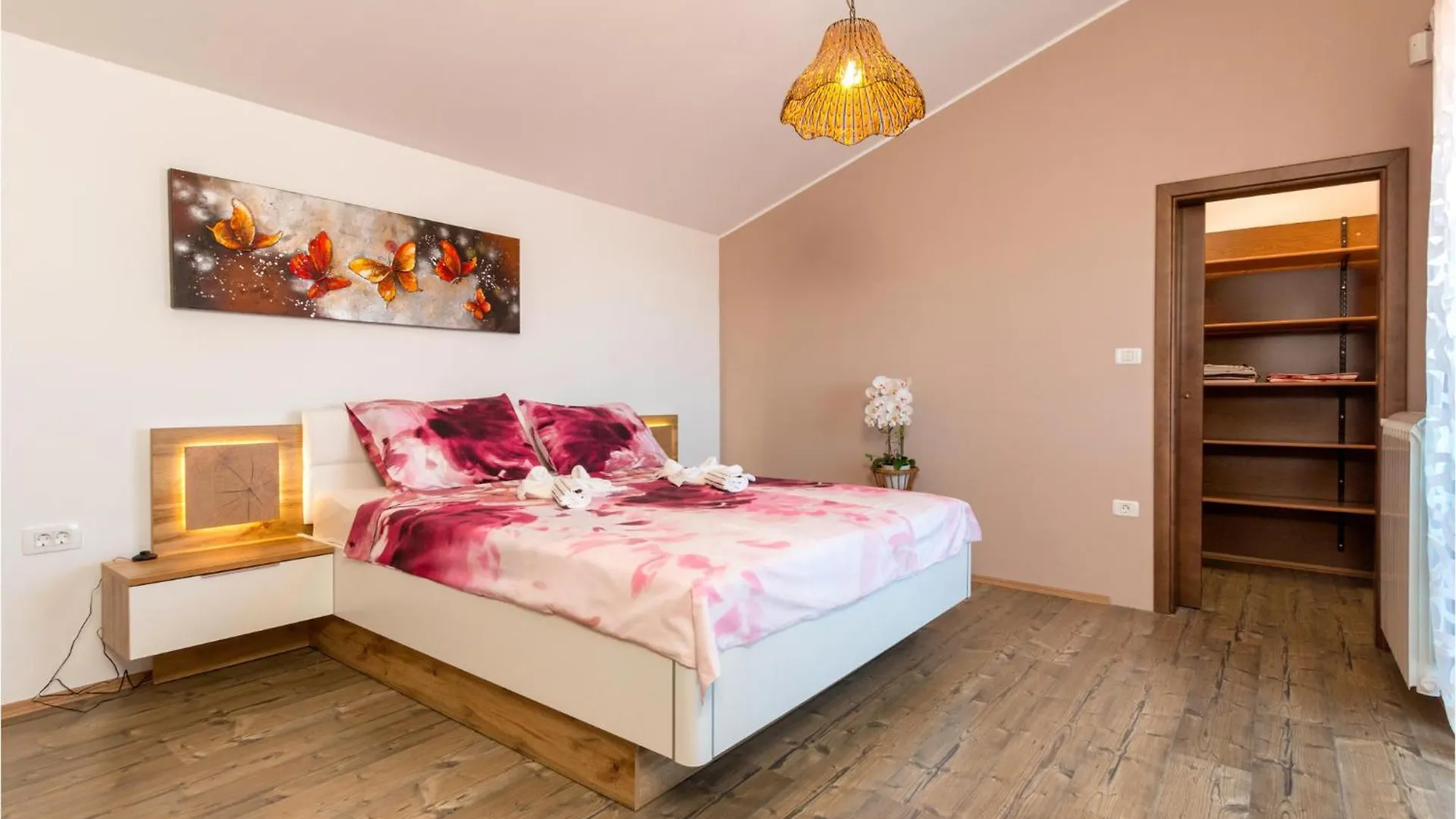 Gorgeous Home In Pula With Wifi 0*,